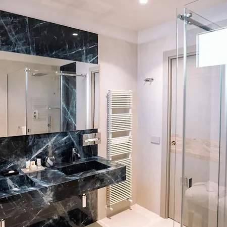 Hotel Globus, Sure Collection By Western 4*