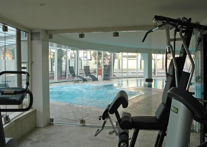 Globus, Sure Collection By Western 4* Milano Marittima