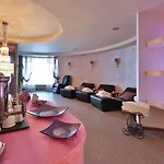 Globus Hotel