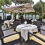 Globus Hotel 4*
