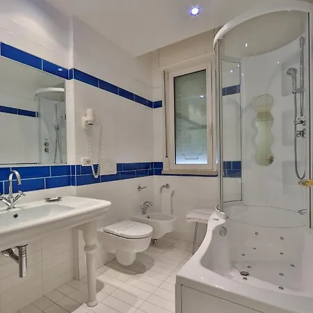 Globus Hotel 4*