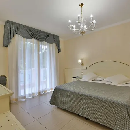 Globus, Sure Collection By Western