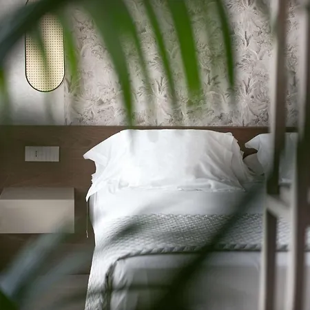 Globus, Sure Collection By Western Milano Marittima