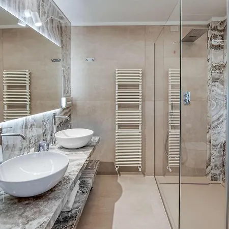 Globus, Sure Collection By Western