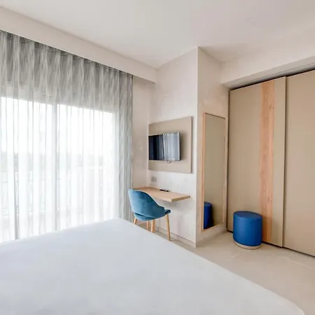 Globus, Sure Collection By Western Hotel