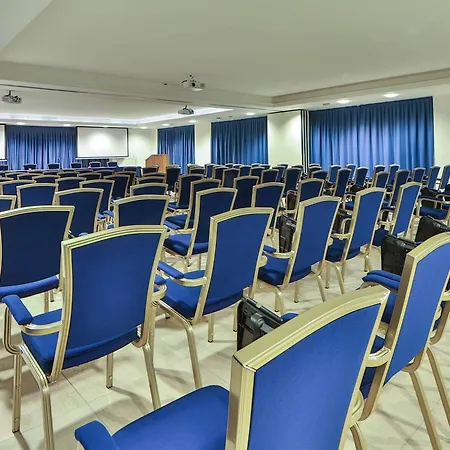 Hotel Globus 4*