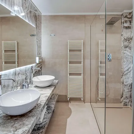 Globus, Sure Collection By Western