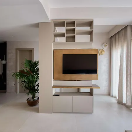 Hotel Globus 4*