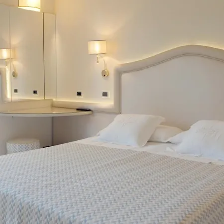 Globus Hotel 4*