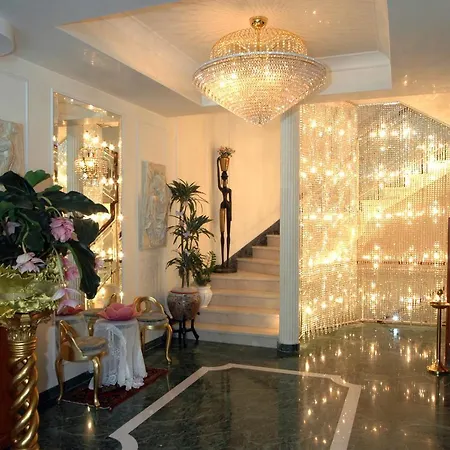 Globus, Sure Collection By Western 4*