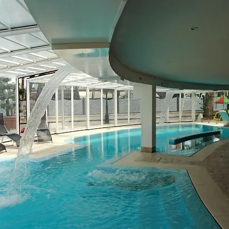 Globus Hotel
