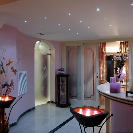Globus Hotel 4*