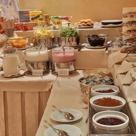 Szálloda Globus, Sure Collection By Western