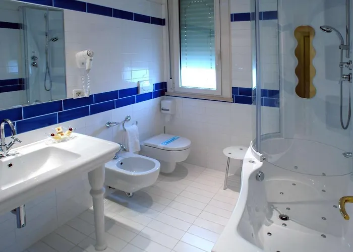 Globus, Sure Collection By Western