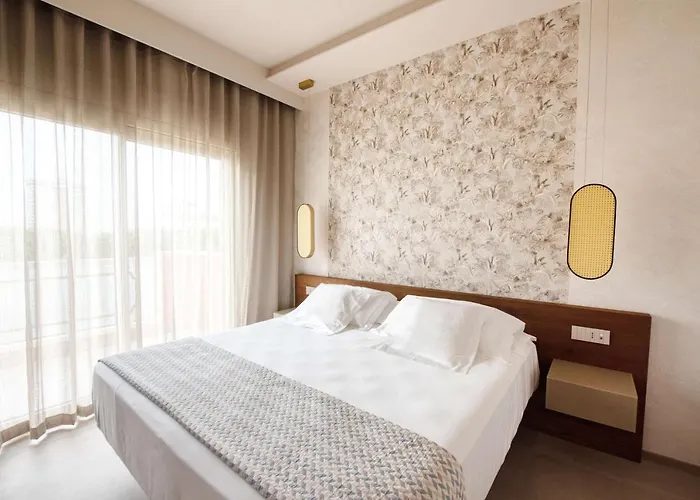 Globus, Sure Collection By Western 4* Milano Marittima