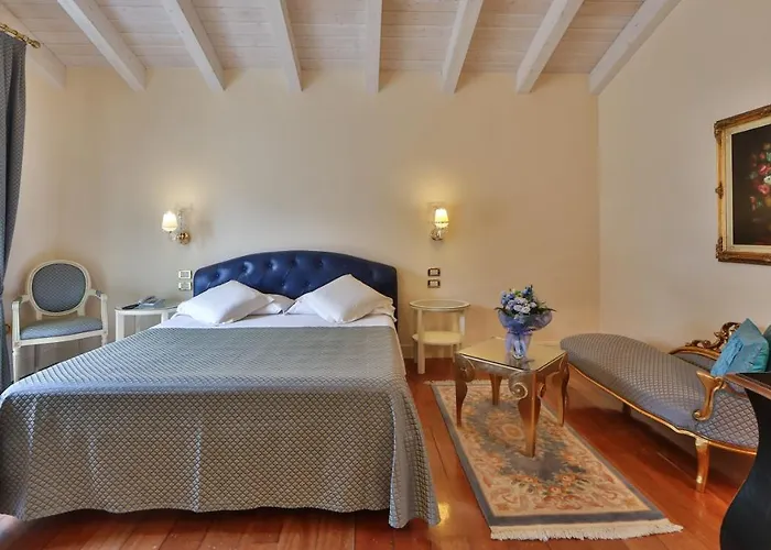 Hotel Globus, Sure Collection By Western