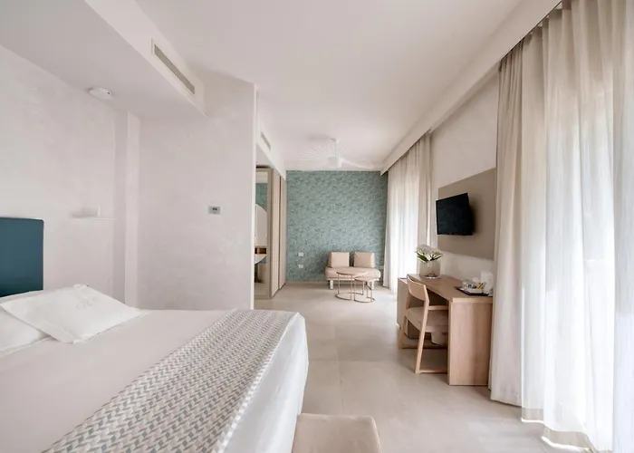 Globus, Sure Collection By Western 4* Milano Marittima