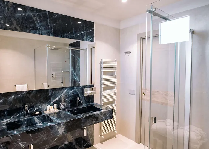 Globus, Sure Collection By Western 4*