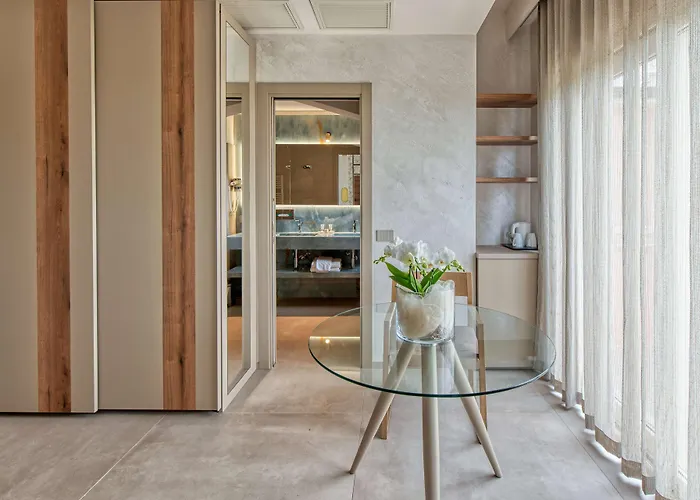 Globus, Sure Collection By Western Szálloda 4*