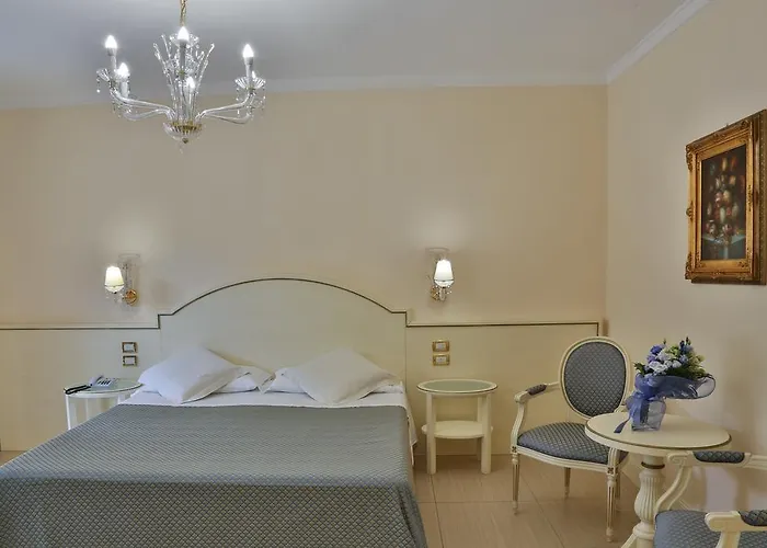 Hotel Globus, Sure Collection By Western