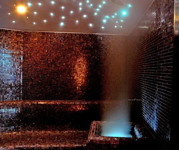 Globus, Sure Collection By Western 4*