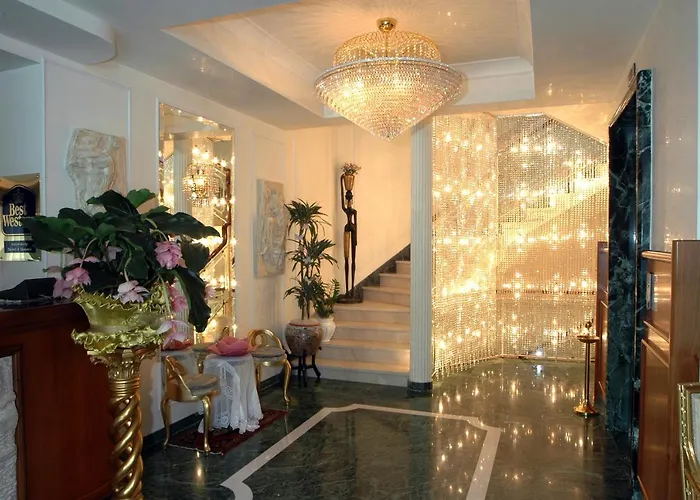 Globus, Sure Collection By Western 4*