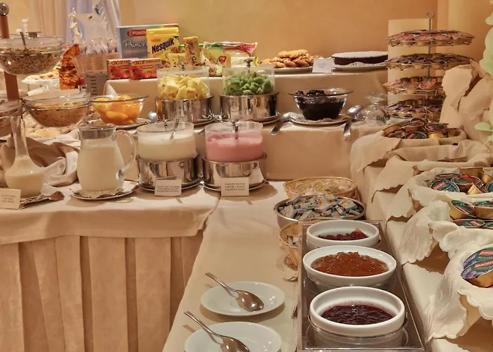 Hotel Globus, Sure Collection By Western