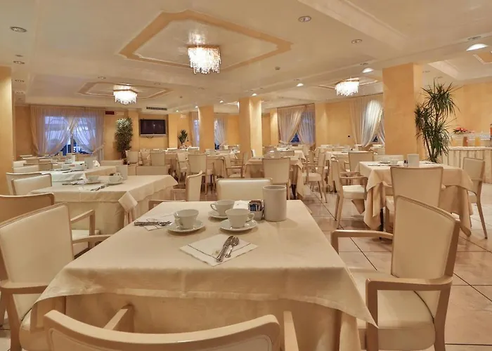 Globus, Sure Collection By Western